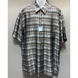 Men's Short-Sleeve Button-Up Shirt in Metallic Gray Check